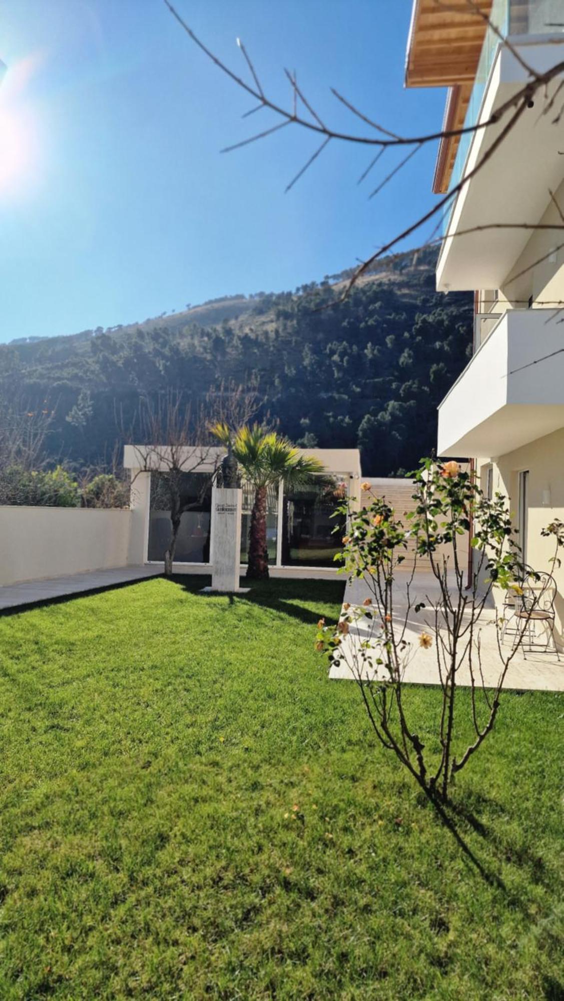 Mimani 2 Villa Berat