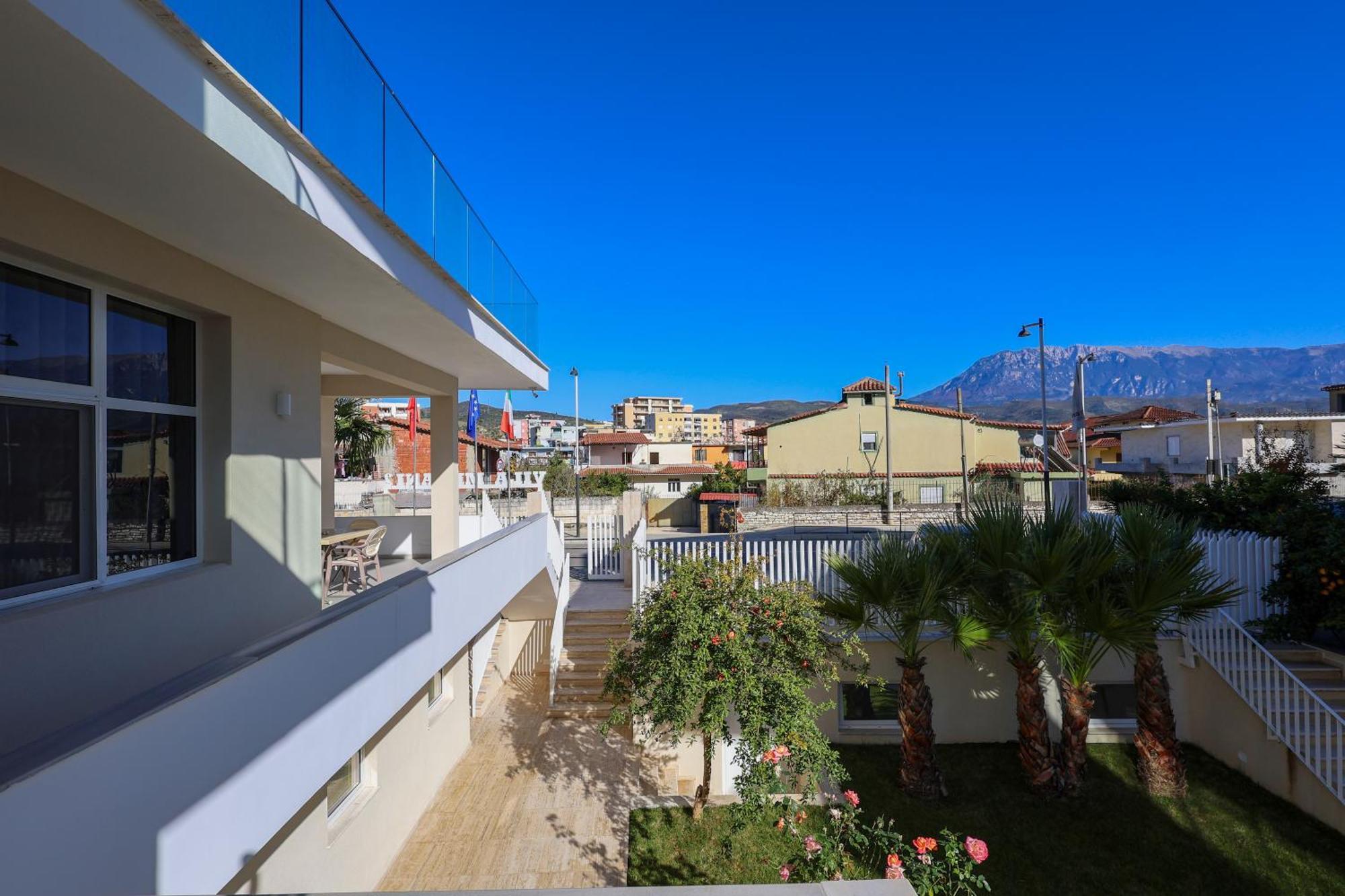 Mimani 2 Villa